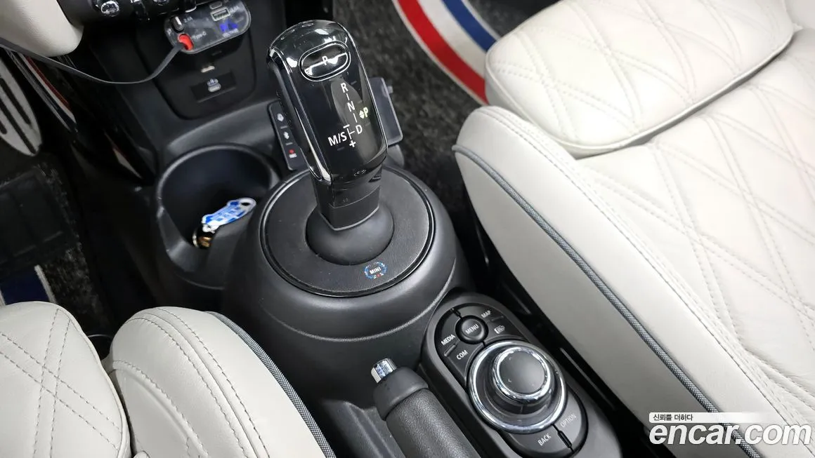 Mini Cooper Convertible 2023 из KR, фото 5