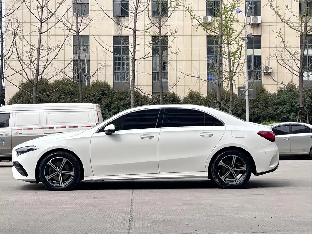 Mercedes-Benz A-Class 2023 из CN, фото 10