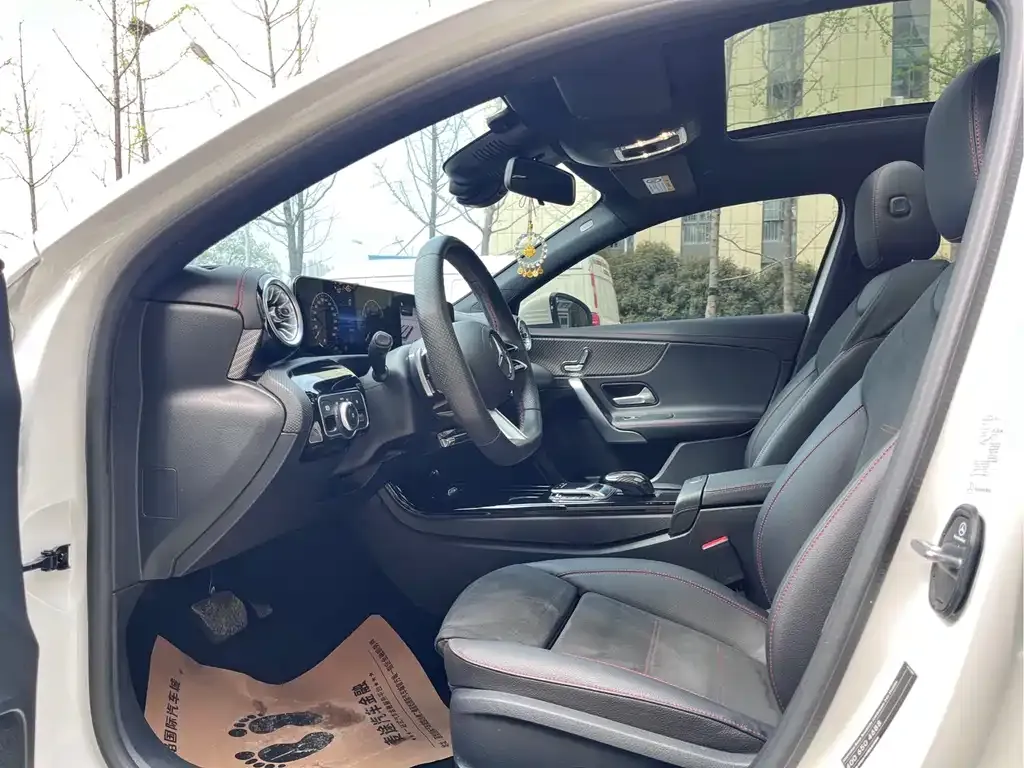 Mercedes-Benz A-Class 2023 из CN, фото 3