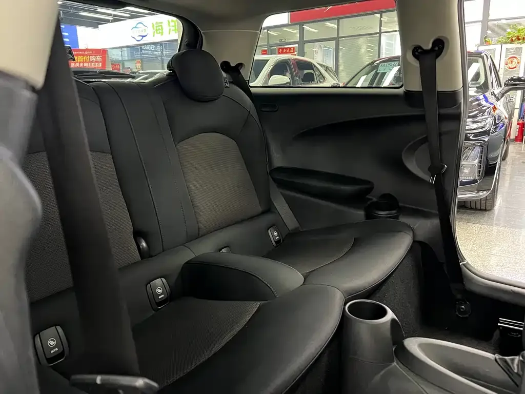 MINI Cooper (3-door) 2021 из CN, фото 4