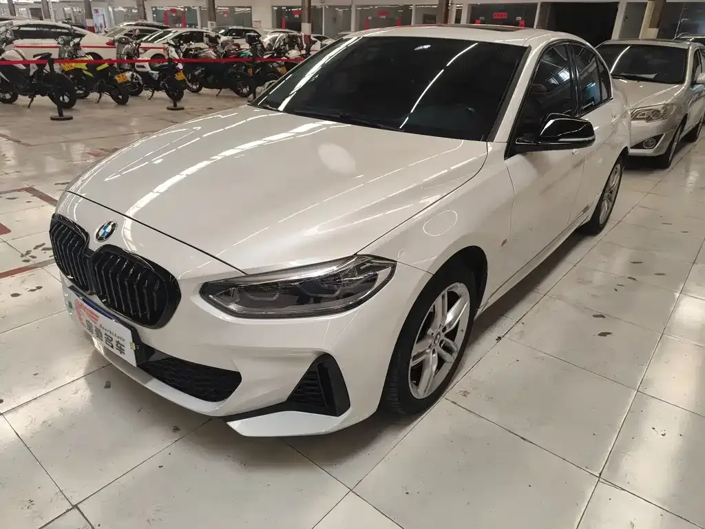 BMW 1 Series 2021 из CN, фото 1