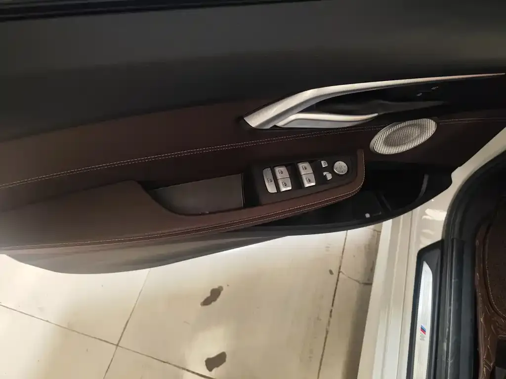 BMW 1 Series 2021 из CN, фото 2