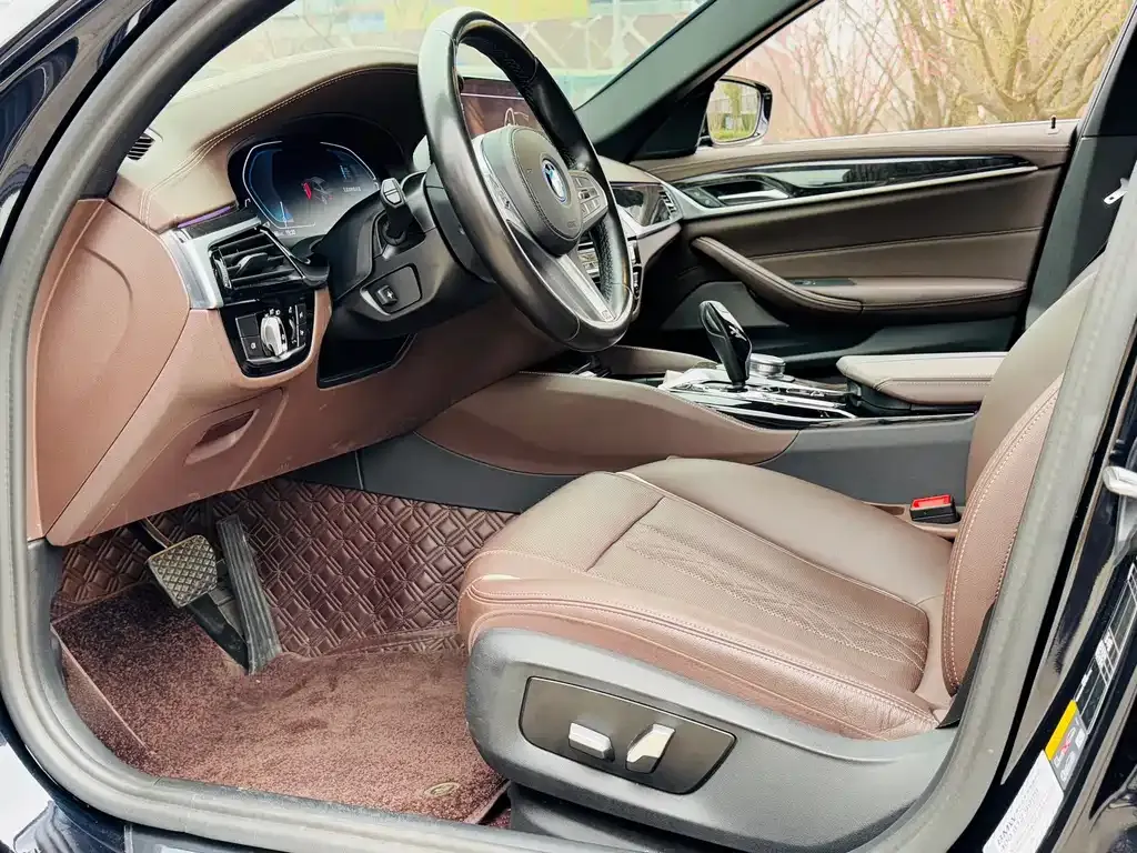 BMW 5 Series New Energy — фото 9
