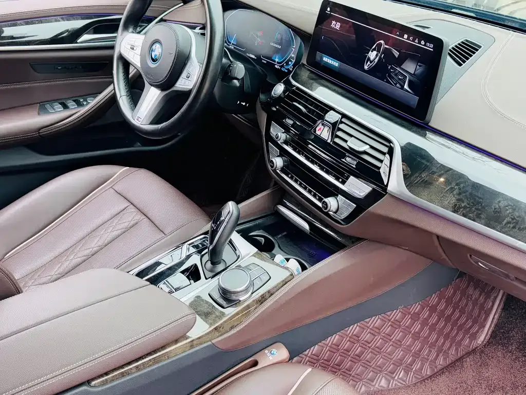 BMW 5 Series New Energy — фото 10