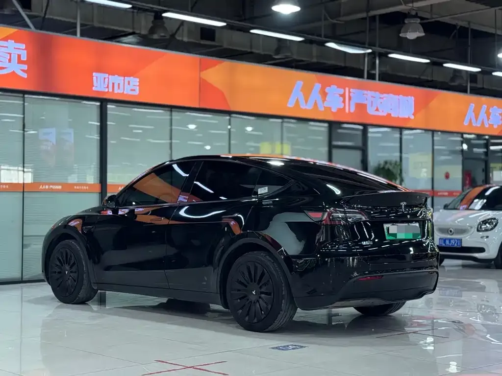 Tesla Model Y — фото 4
