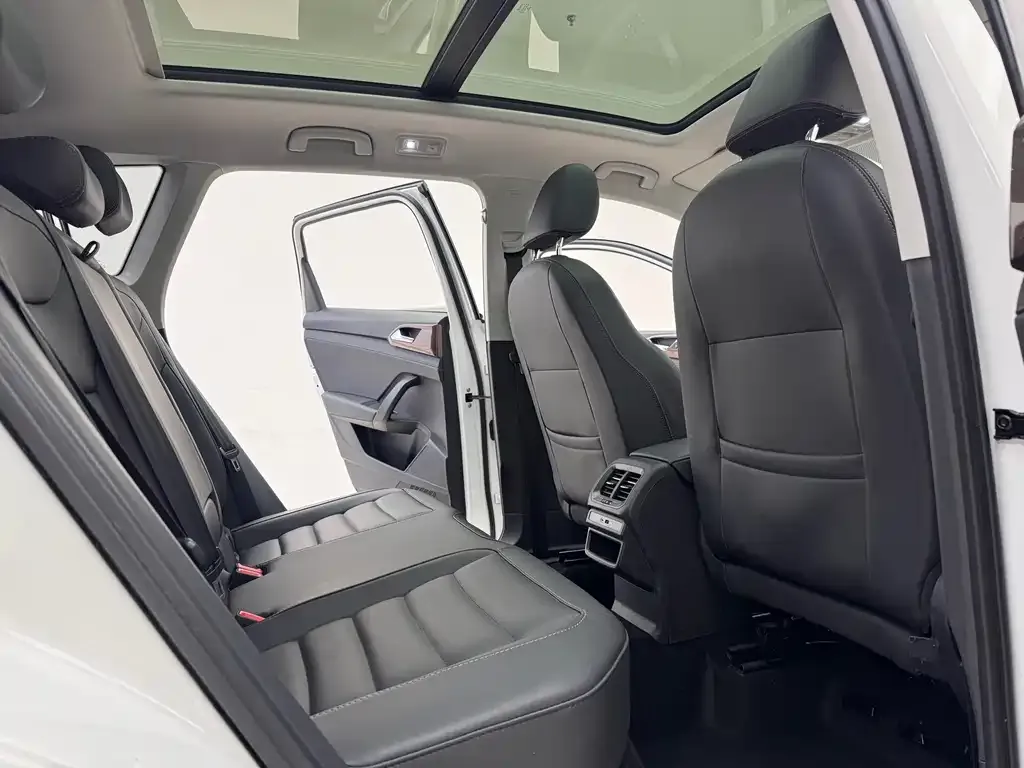 Volkswagen Tharu 2022 из CN, фото 8