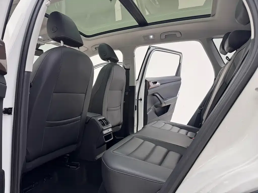 Volkswagen Tharu 2022 из CN, фото 9