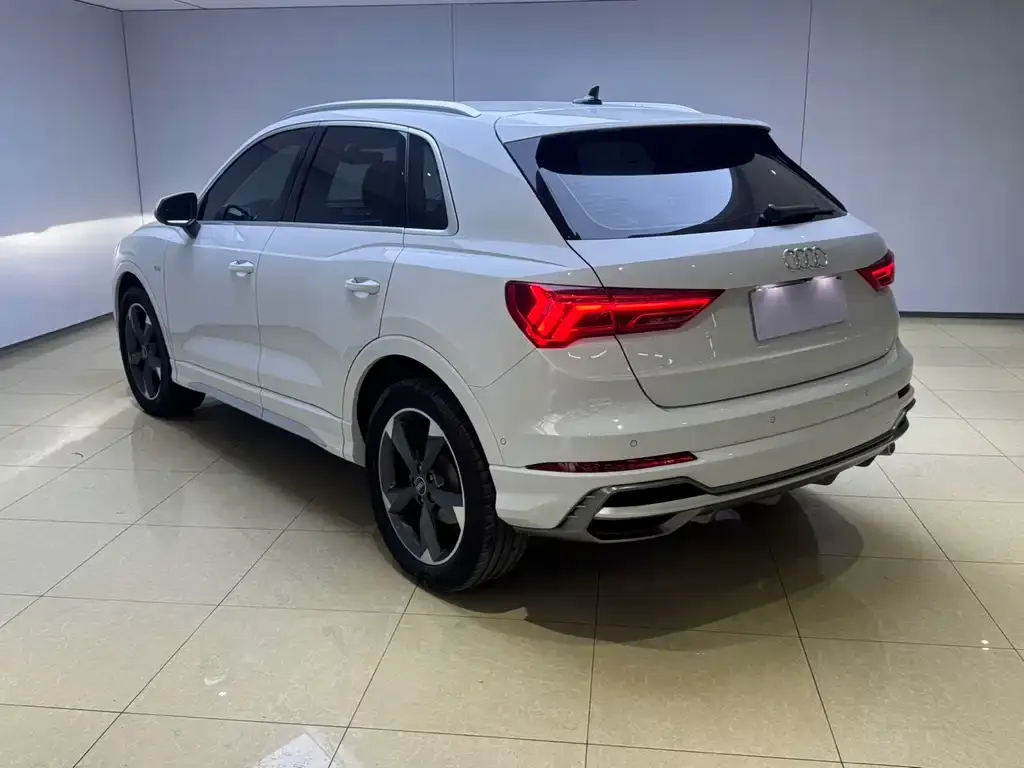 Audi Q3 — фото 4