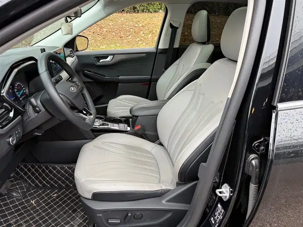 Ford Escape 2023 из CN, фото 5
