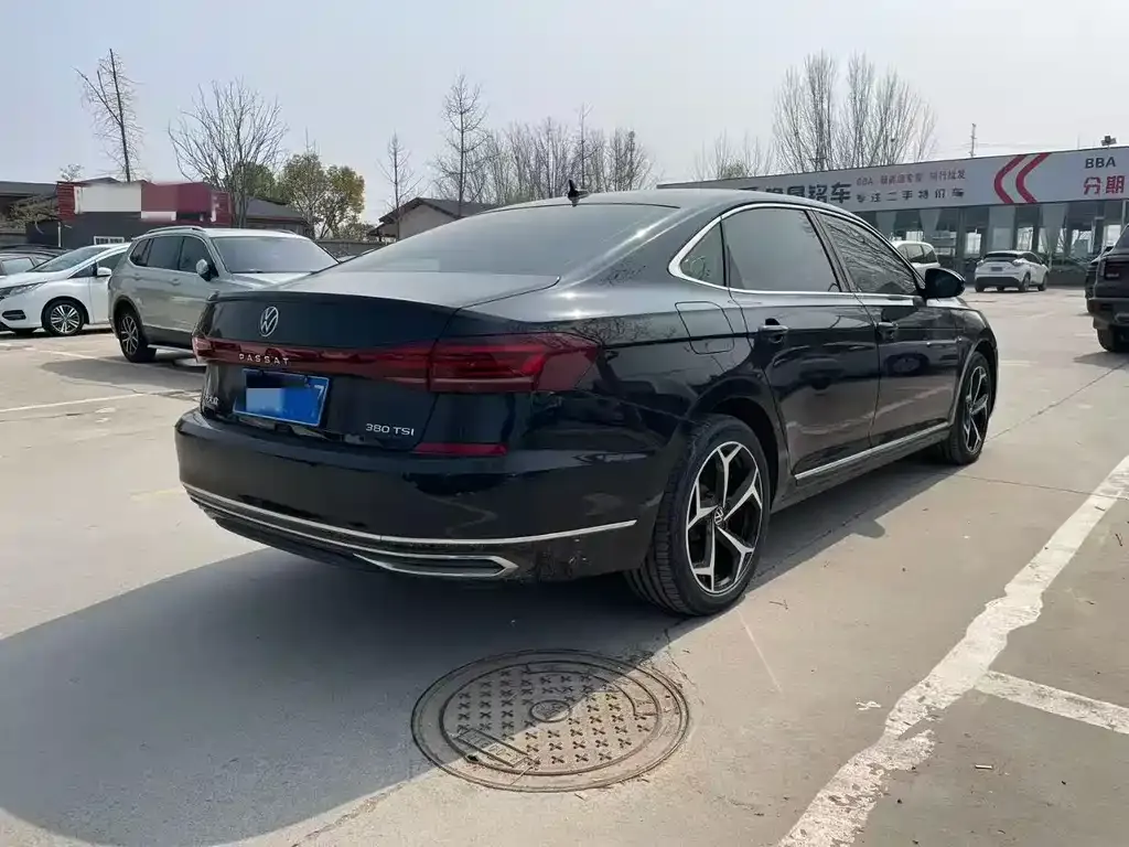 Volkswagen Passat — фото 6