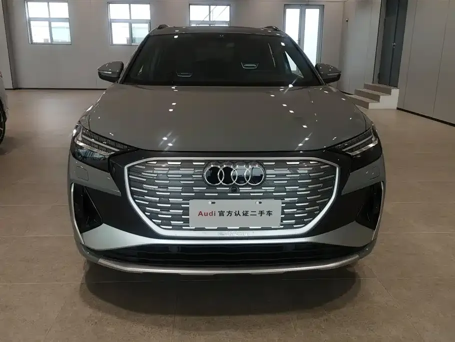 Audi Q4 e-tron — фото 2
