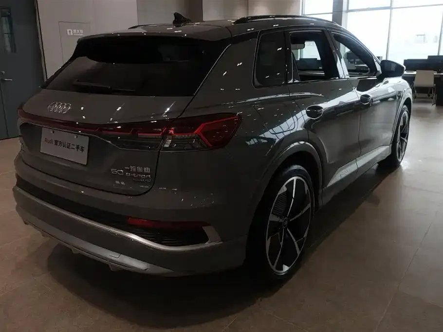 Audi Q4 e-tron — фото 3