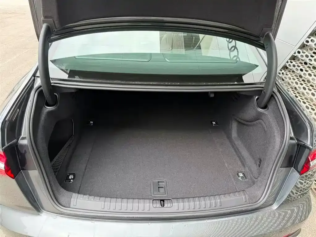 Audi A6L 2024 из CN, фото 7