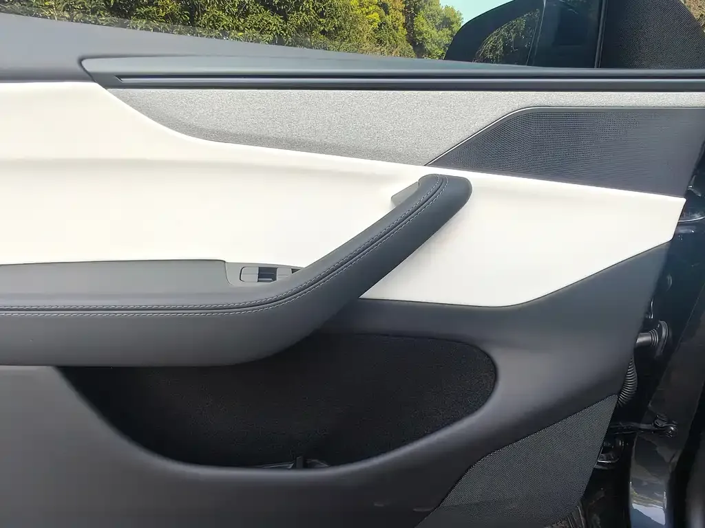 Tesla Model Y 2025 из CN, фото 3