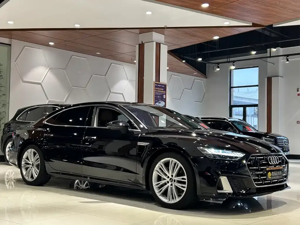 Audi A7L — фото 10