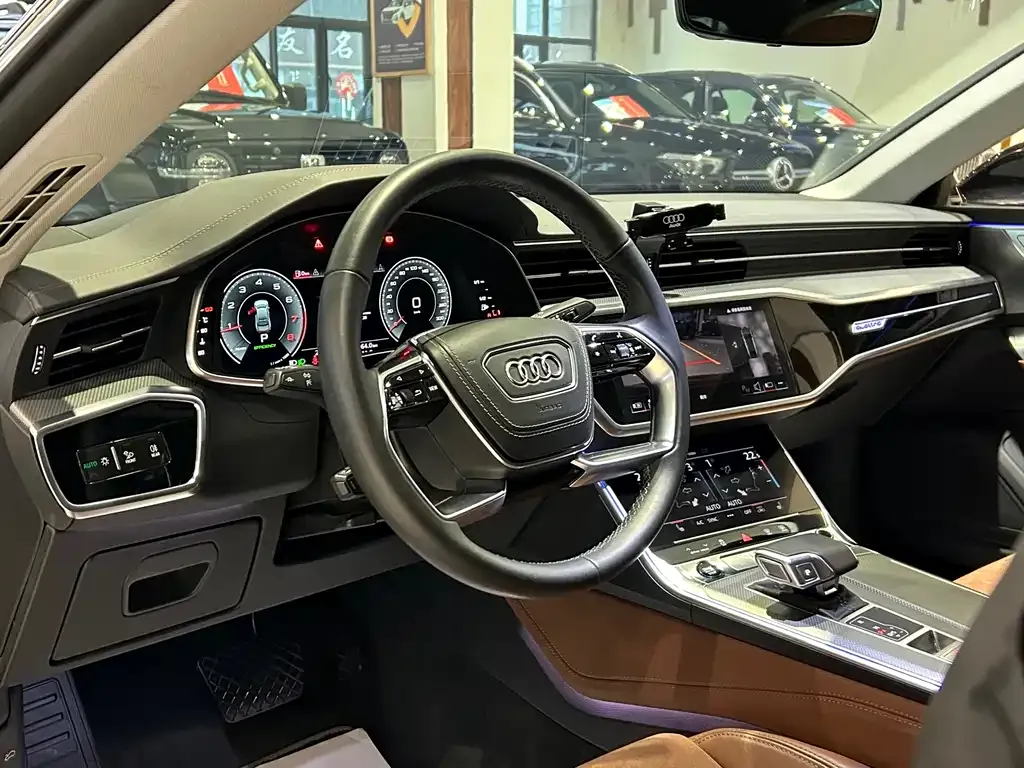 Audi A7L — фото 6