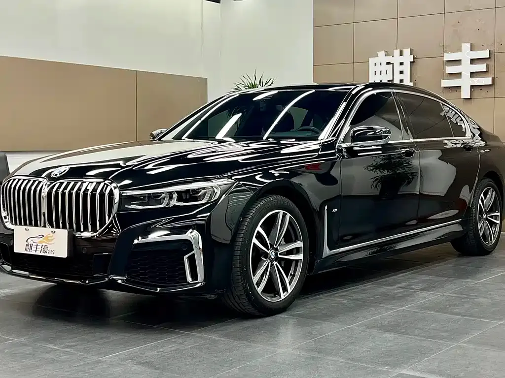 BMW 7 Series — фото 1