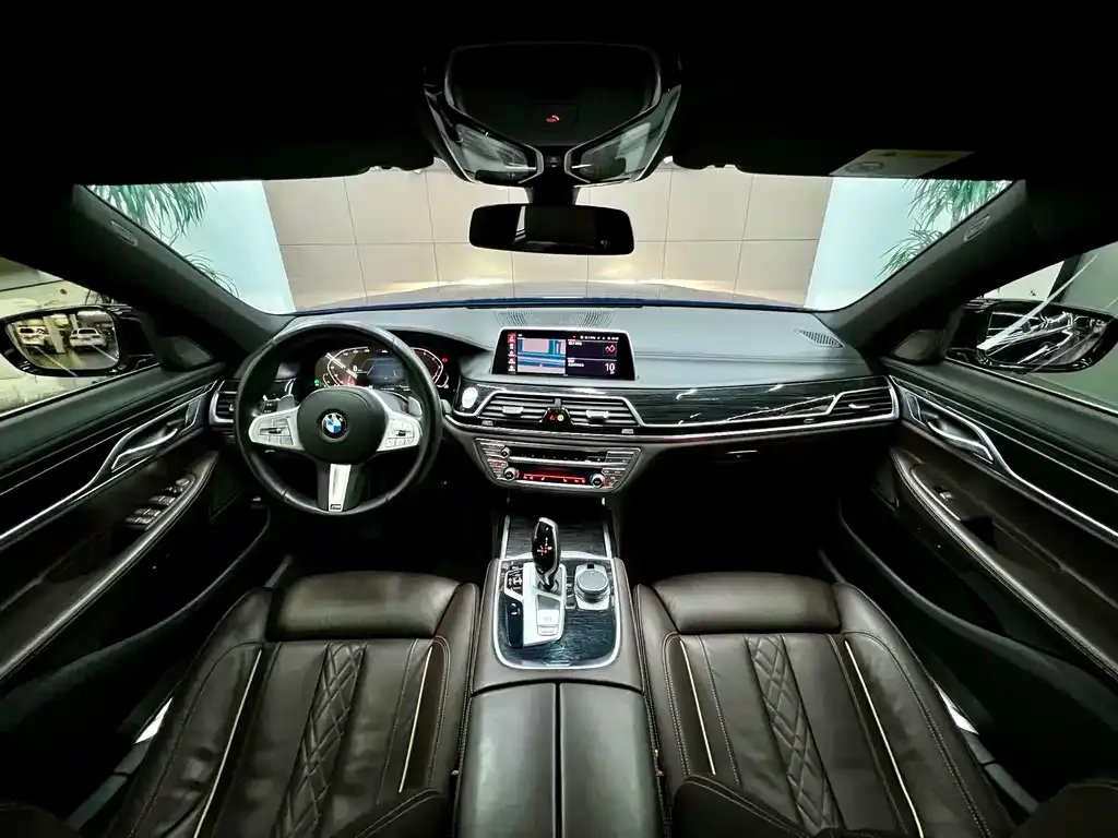 BMW 7 Series — фото 3