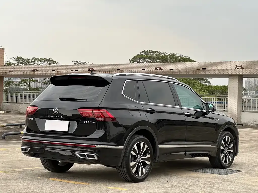 Volkswagen Tiguan L — фото 4