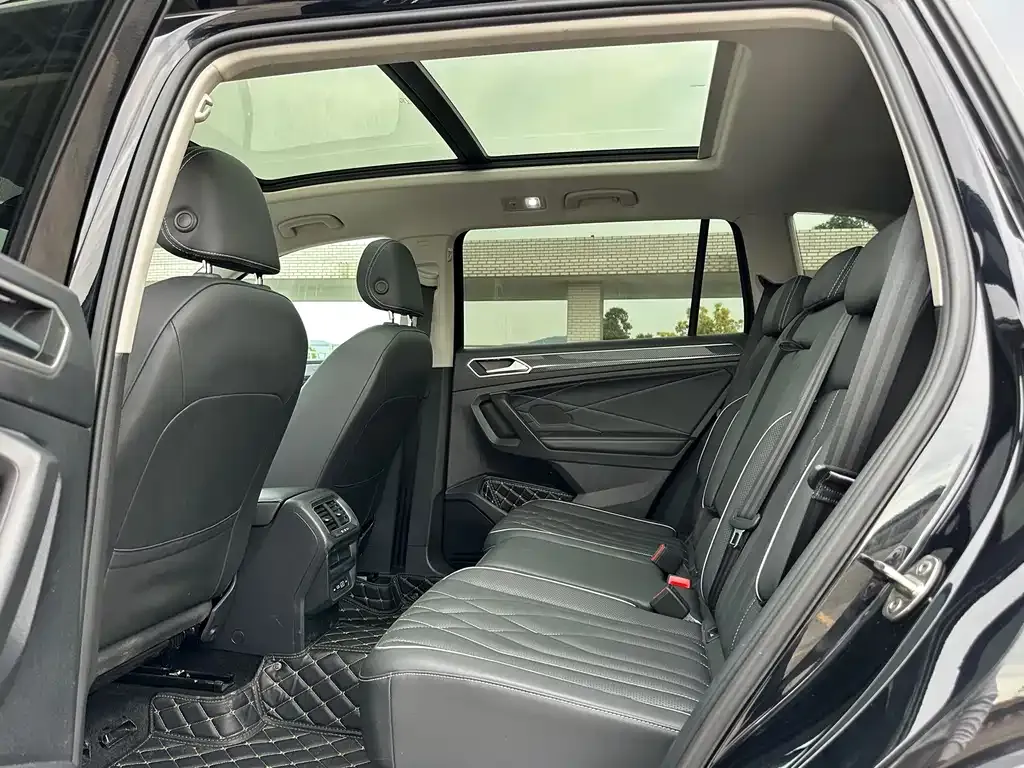 Volkswagen Tiguan L — фото 3
