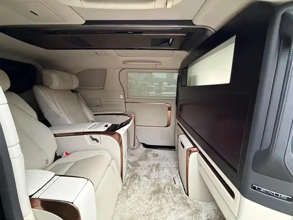 Lexus LM 2024 из CN, фото 2