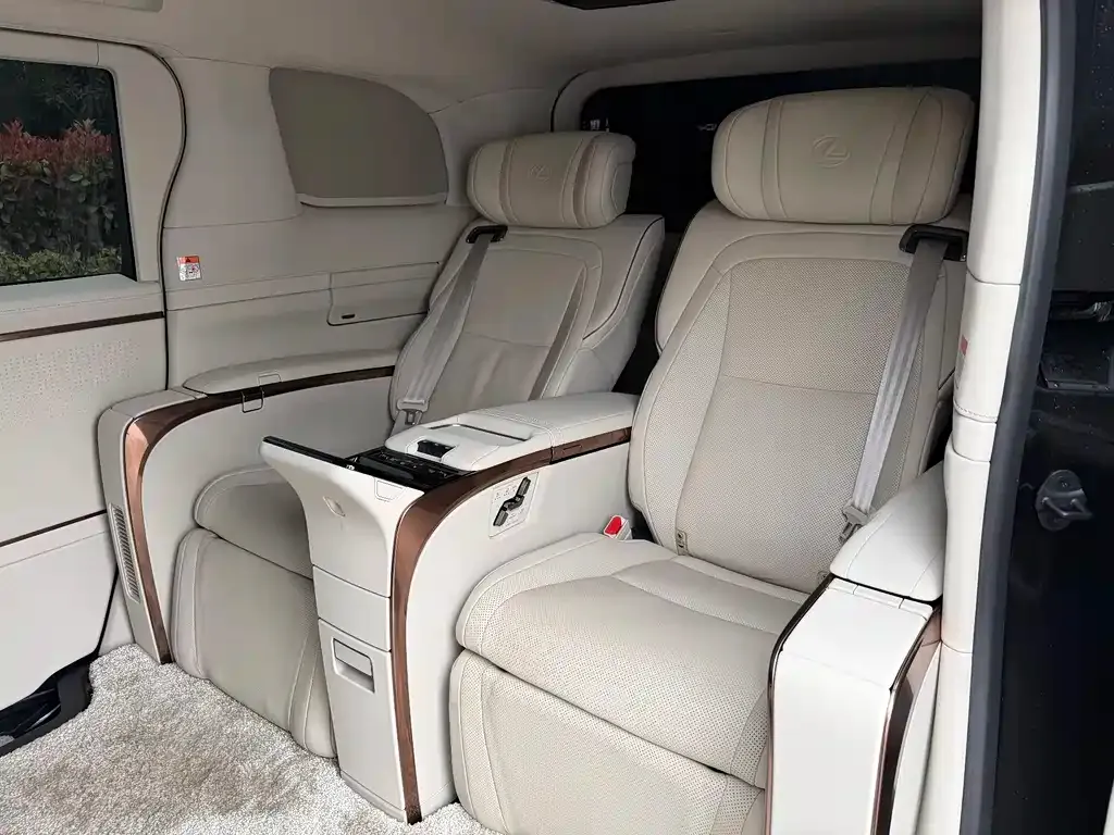 Lexus LM 2024 из CN, фото 5