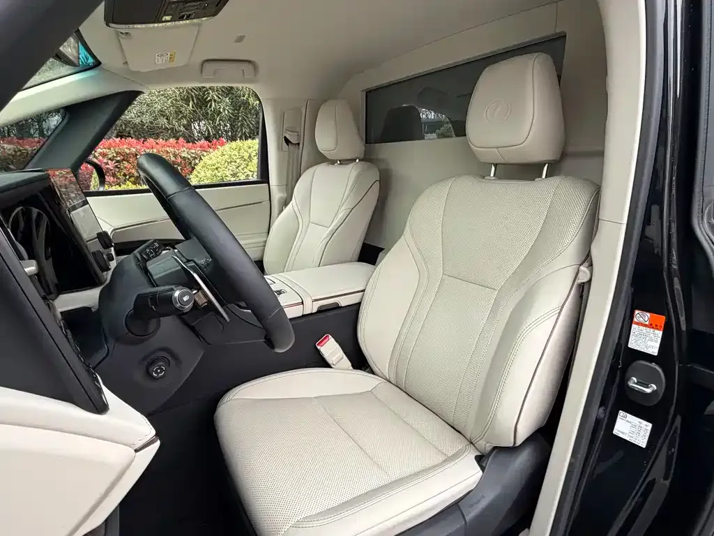 Lexus LM 2024 из CN, фото 3