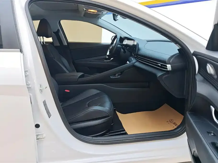 Hyundai Elantra 2024 из CN, фото 8