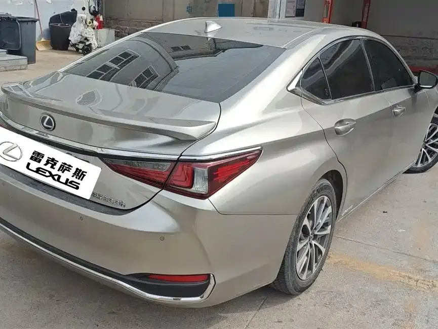 Lexus ES — фото 5