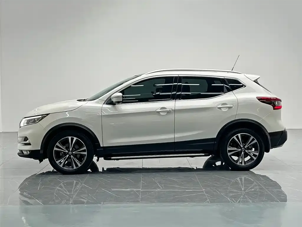 Nissan Qashqai 2023 из CN, фото 2
