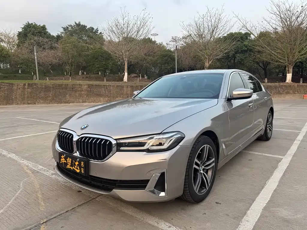 BMW 5 Series — фото 1