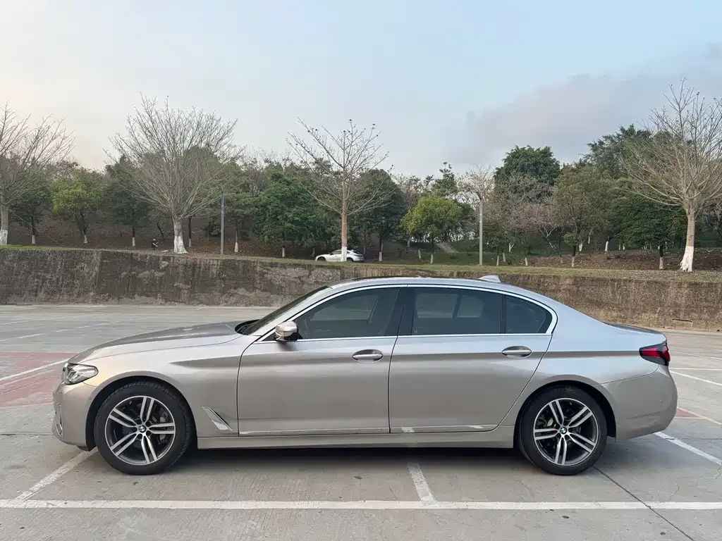 BMW 5 Series — фото 2