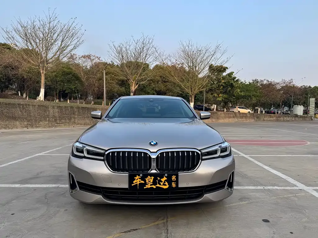 BMW 5 Series — фото 10