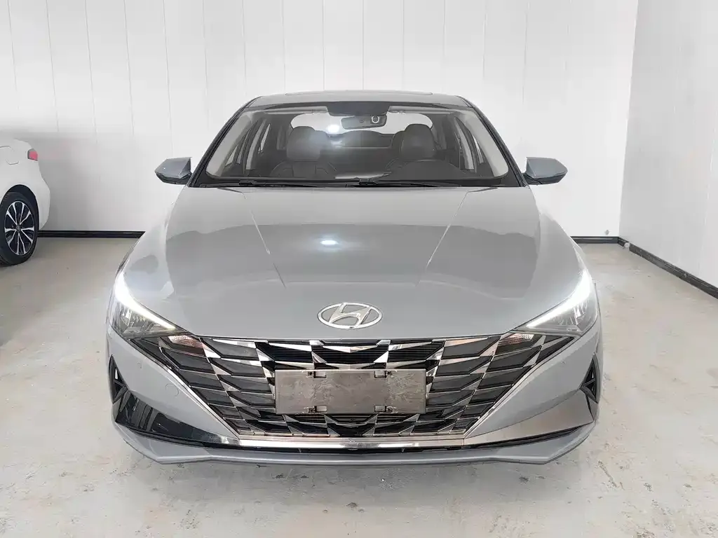 Hyundai Elantra — фото 4