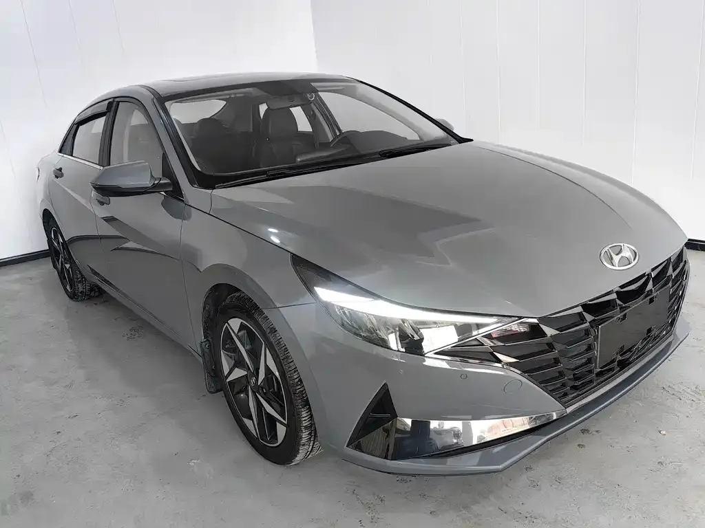 Hyundai Elantra — фото 3