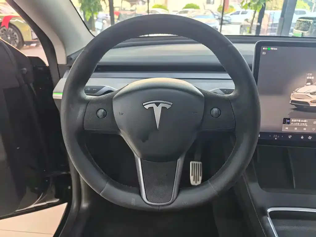Tesla Model Y — фото 5