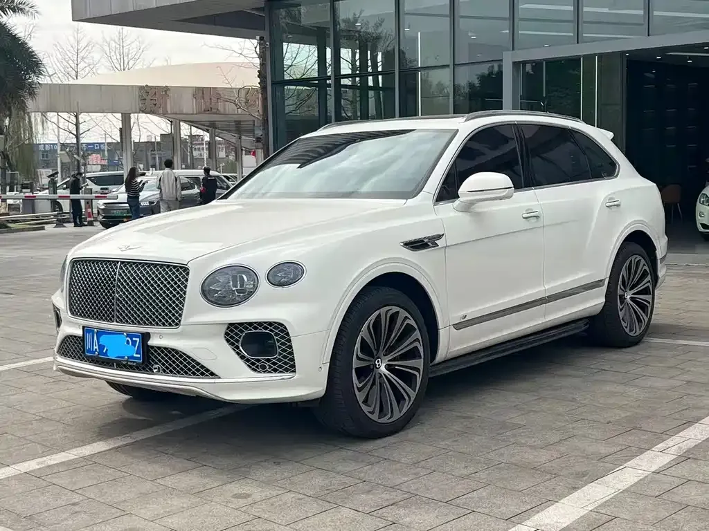 Bentley Bentayga 2022 из CN, фото 10