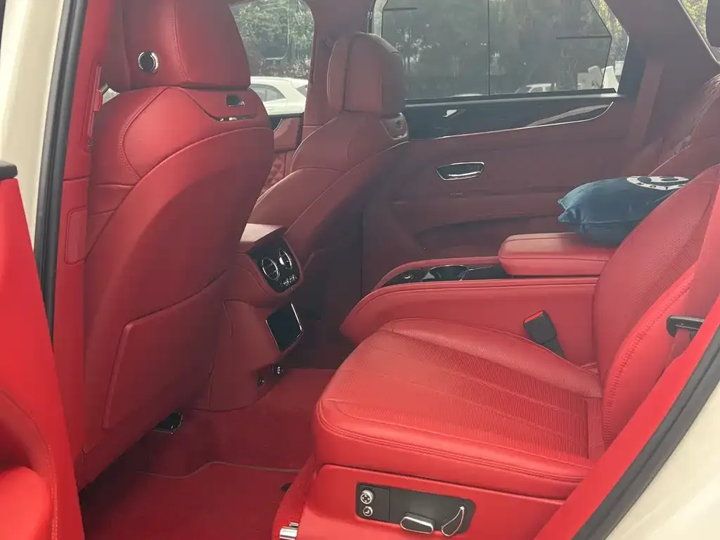 Bentley Bentayga 2022 из CN, фото 5