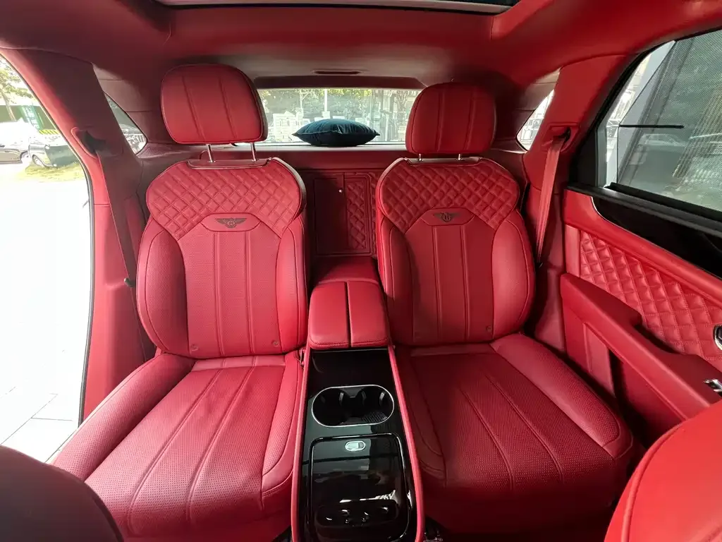 Bentley Bentayga 2022 из CN, фото 8