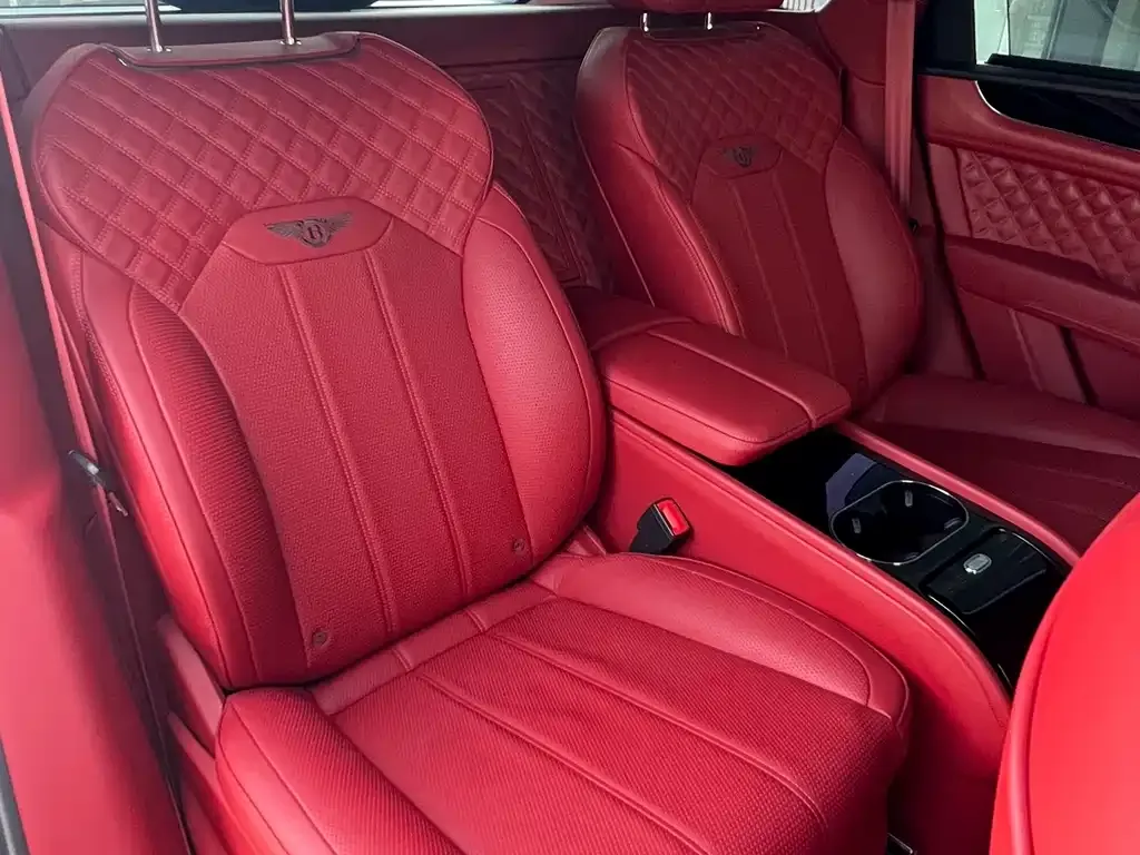 Bentley Bentayga 2022 из CN, фото 4
