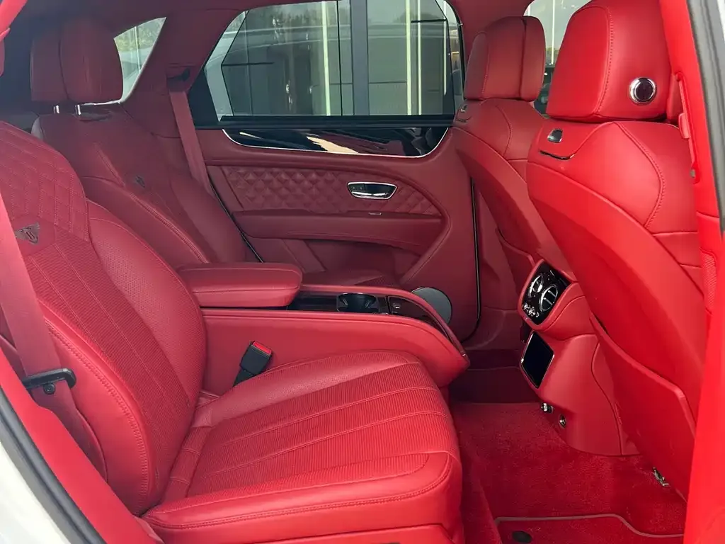 Bentley Bentayga 2022 из CN, фото 6