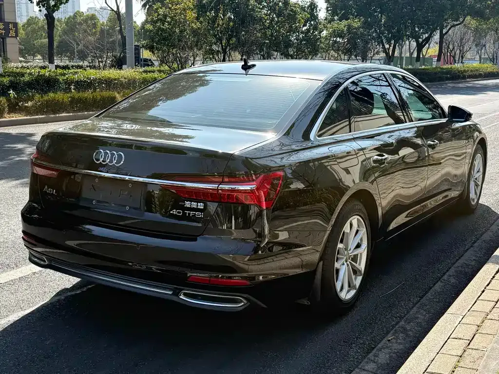 Audi A6L — фото 7