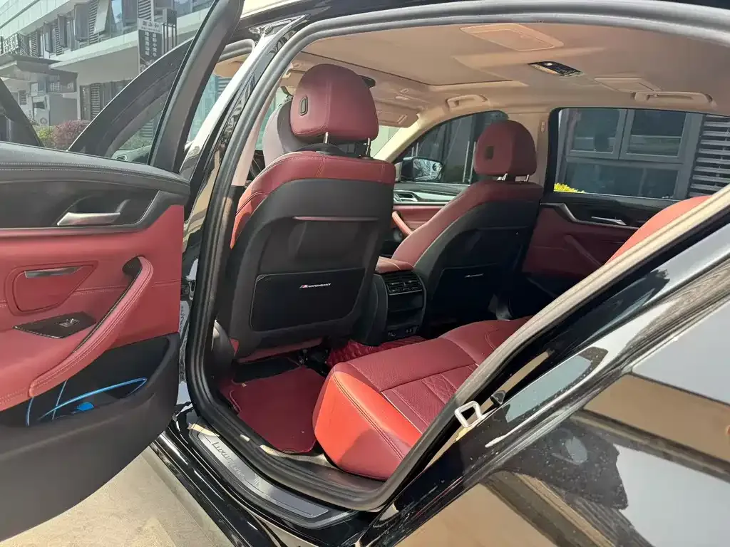 BMW 5 Series 2021 из CN, фото 3