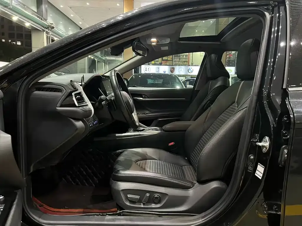 Toyota Camry 2023 из CN, фото 7