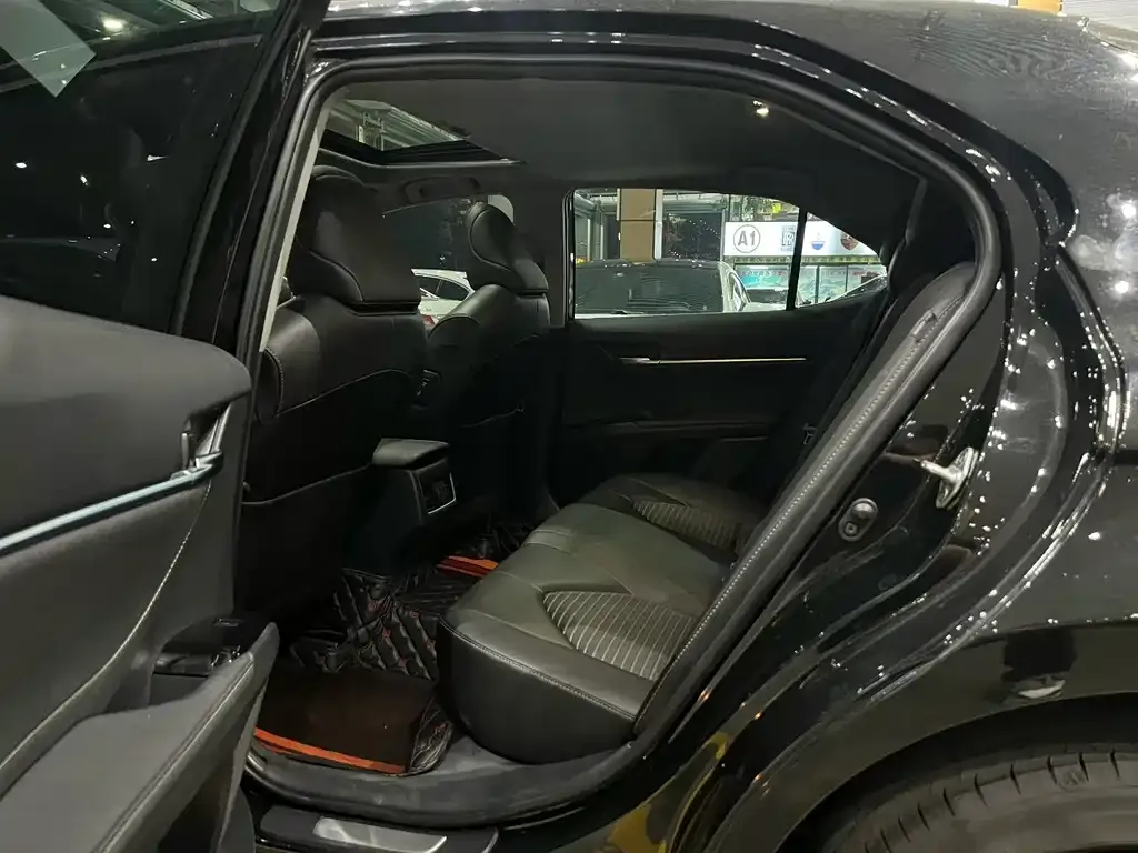 Toyota Camry 2023 из CN, фото 3