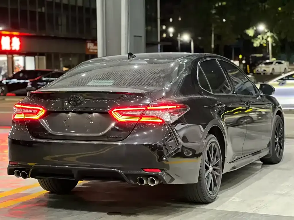 Toyota Camry 2023 из CN, фото 4
