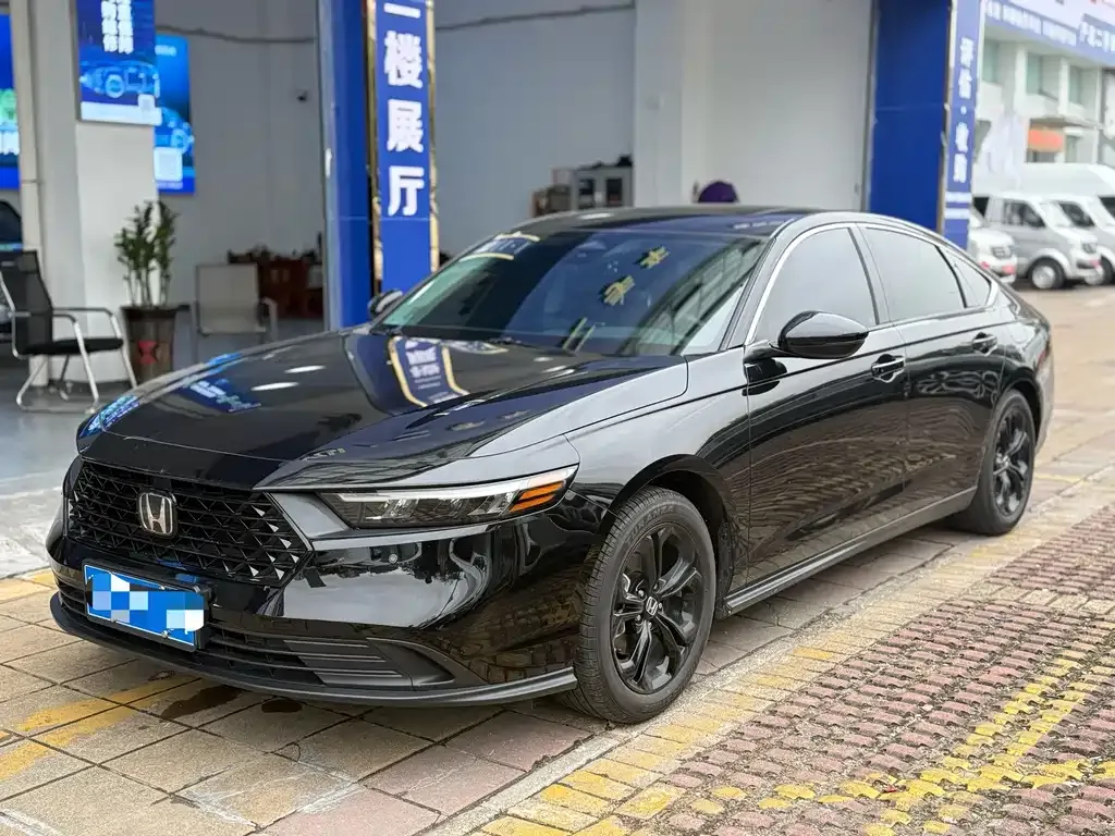Honda Accord — фото 1