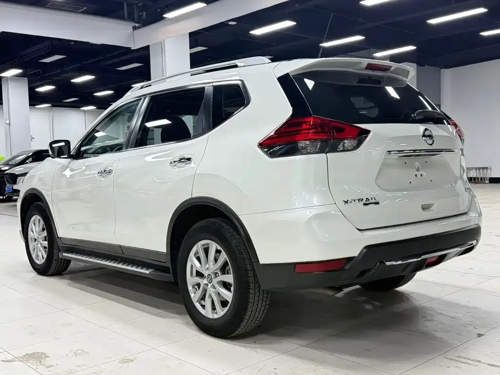Nissan X-Trail — фото 4
