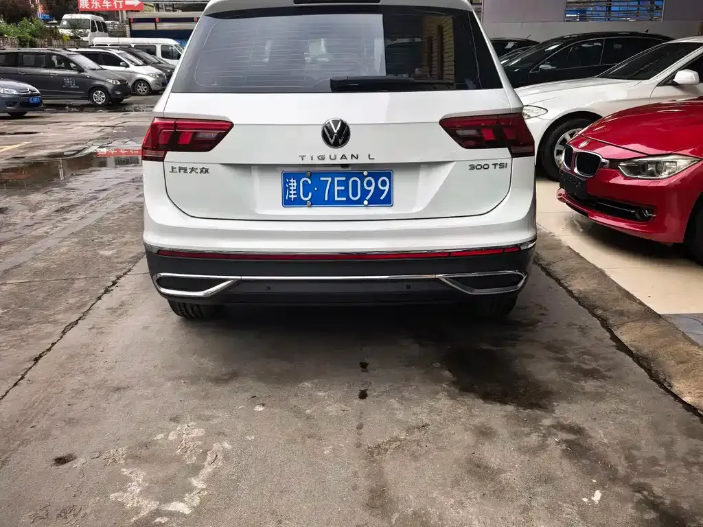 Volkswagen Tiguan L — фото 8