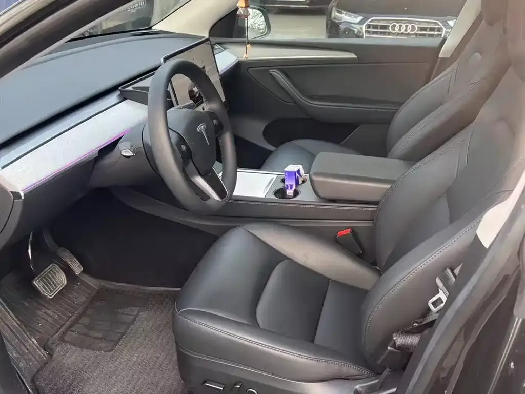 Tesla Model Y — фото 4